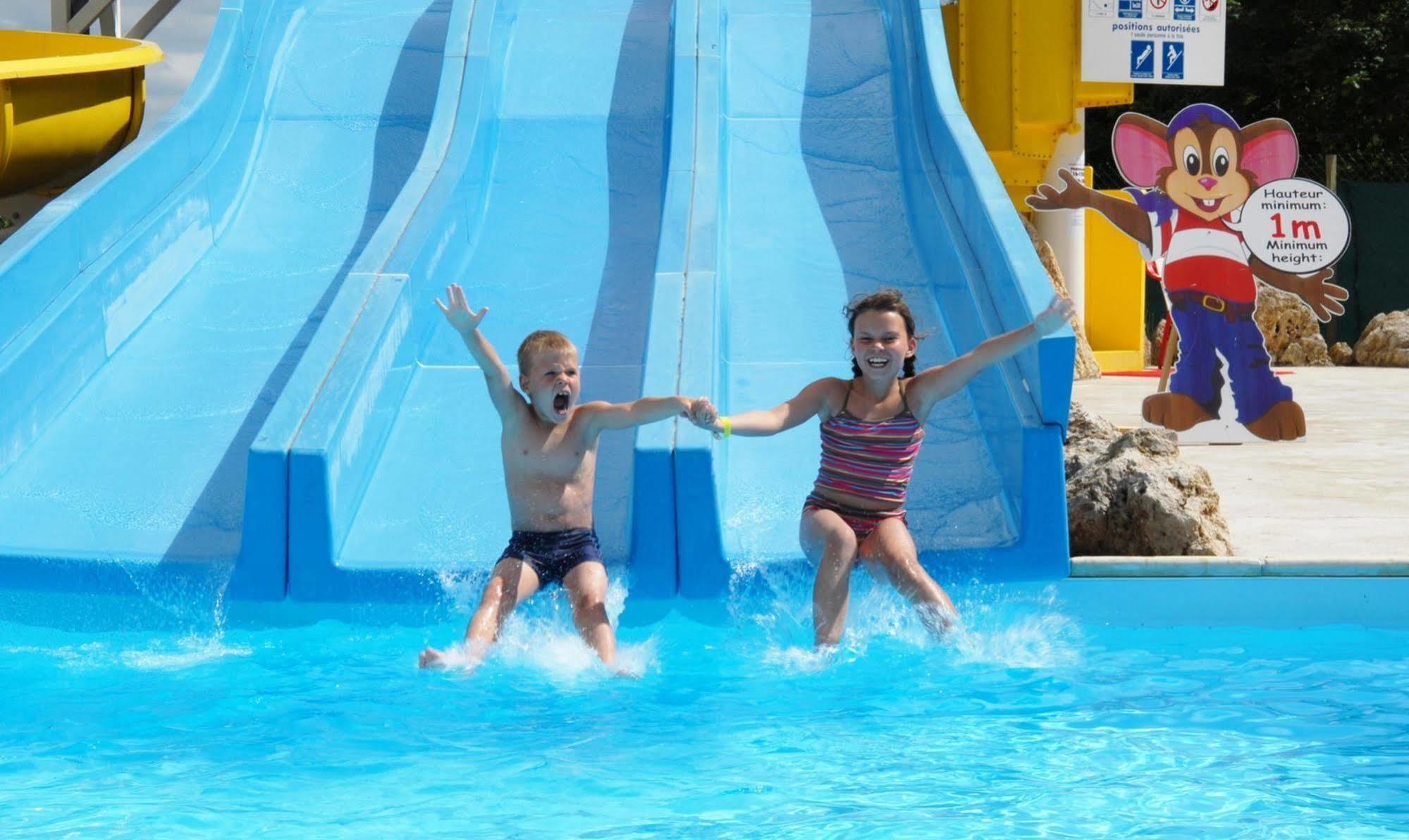 Camping Officiel Siblu Domaine De Dugny Onzain Zewnętrze zdjęcie